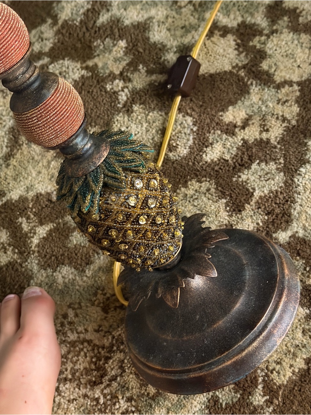 Collectors tyndale lamp embellished Pineapple Accent Lamp Base in Gold and Green